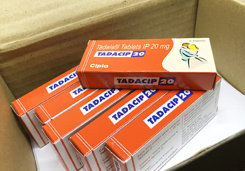 ベストケンコーから届いたタダシップの荷物